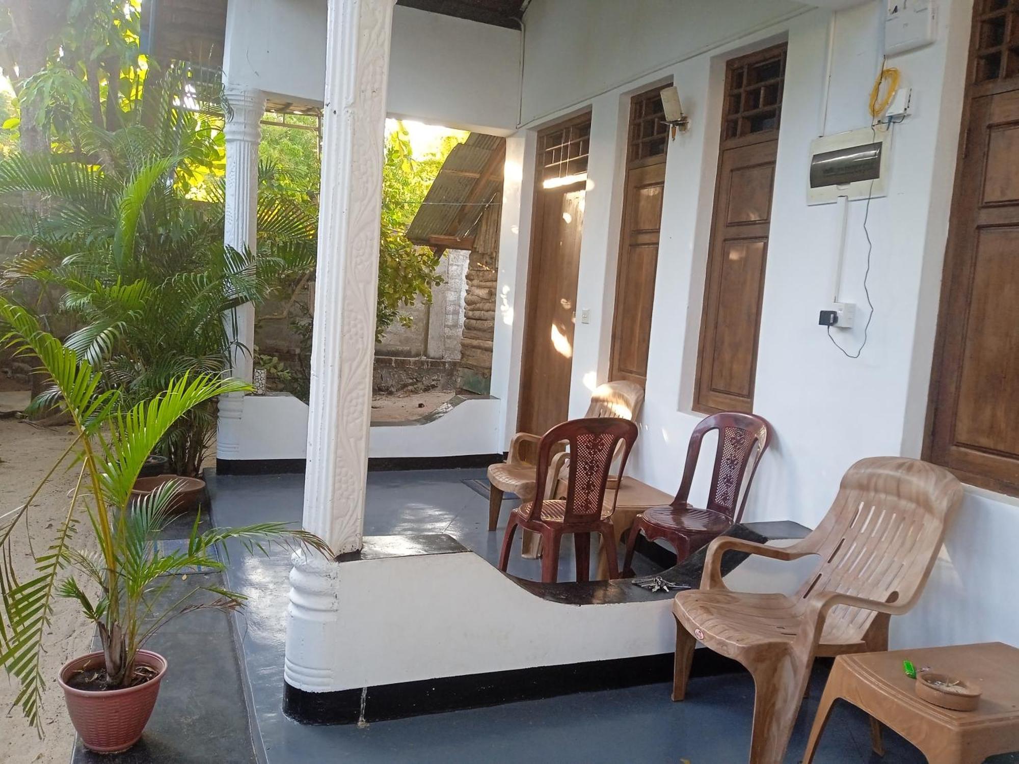 Hotel Aaliya Bay Arugam Bay Esterno foto