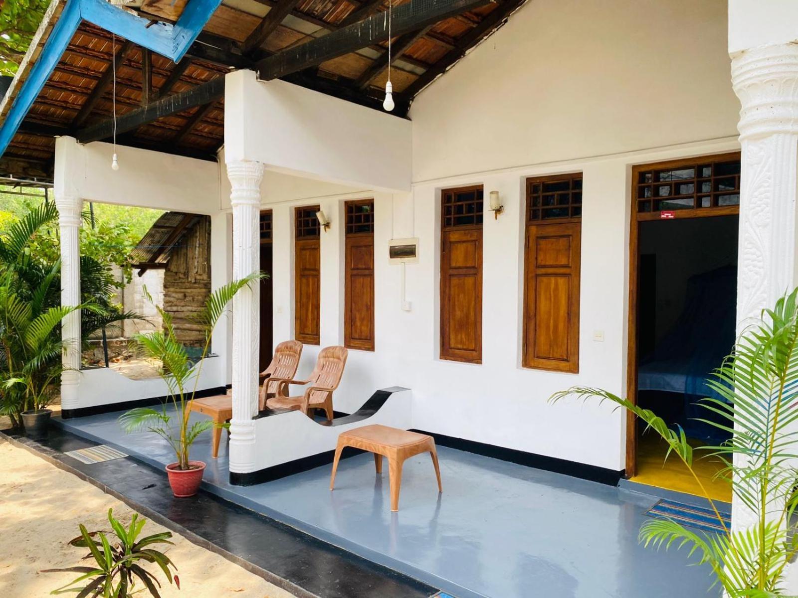 Hotel Aaliya Bay Arugam Bay Esterno foto