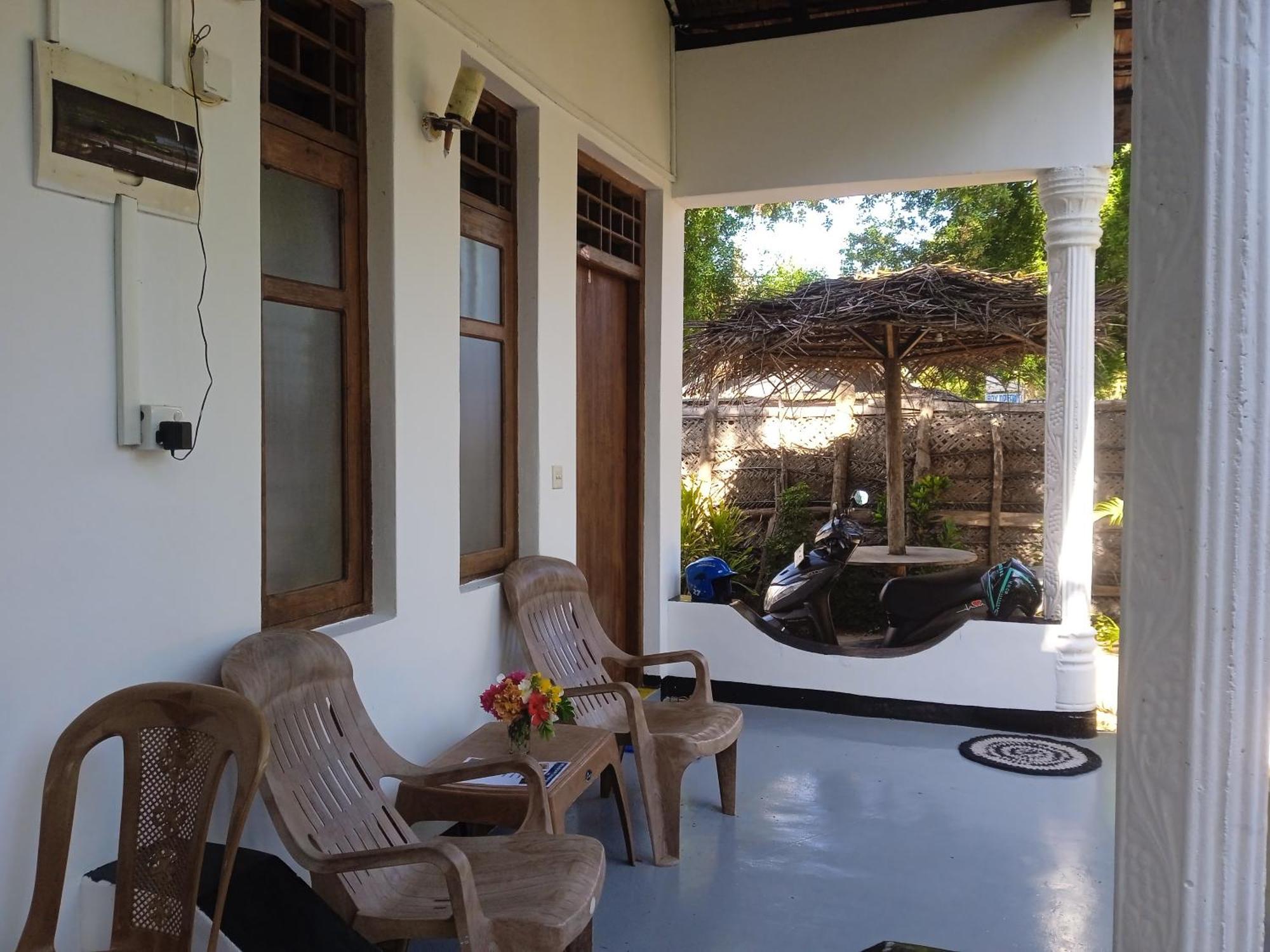 Hotel Aaliya Bay Arugam Bay Esterno foto